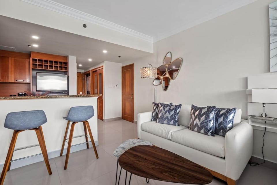 Premier Ocean Lagoon Studio · Condado with Pool Apartment in San Juan