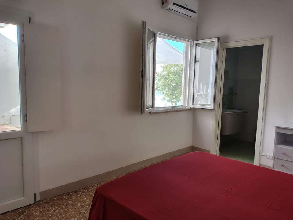 Bed, Bedroom, Garden view, air conditioner