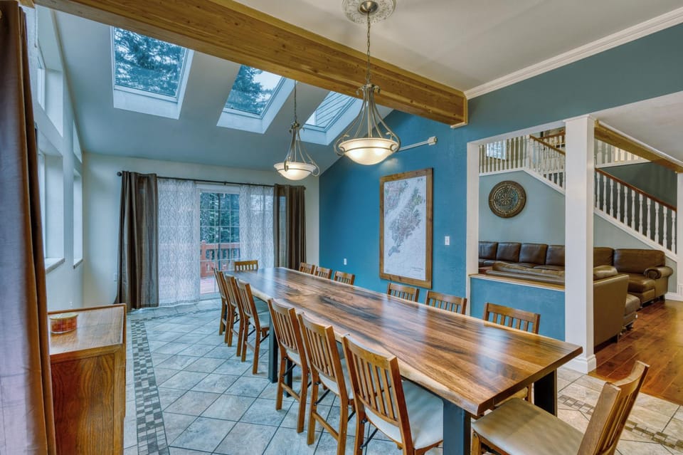 Seating area, Dining area