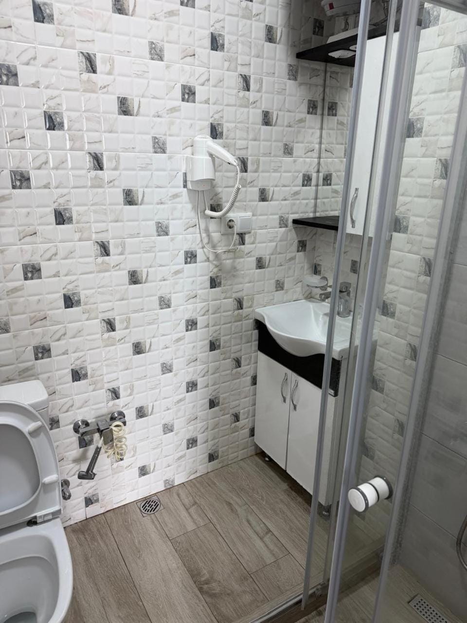 Shower, Toilet, Bathroom