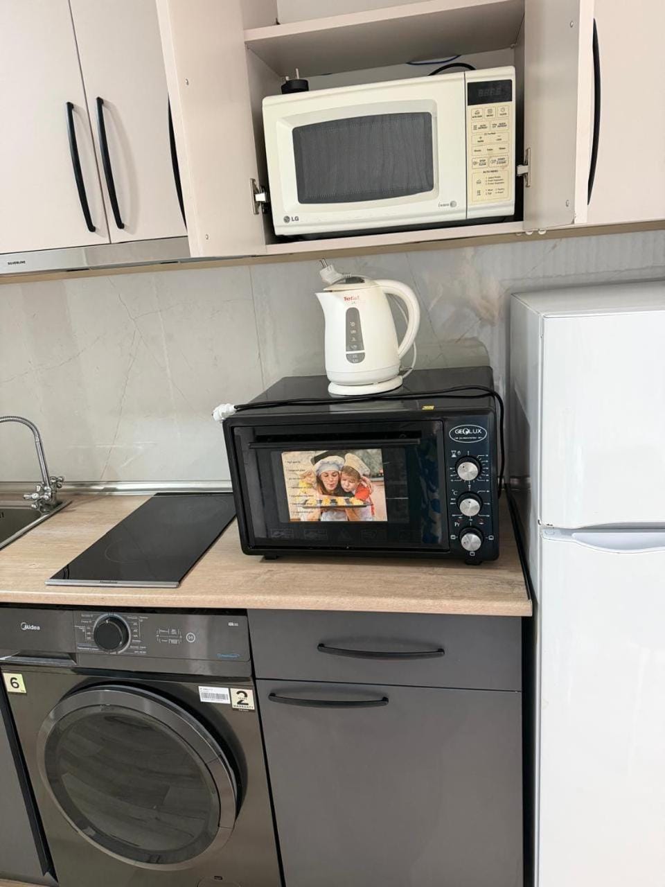 Coffee/tea facilities, Kitchen or kitchenette, minibar, pet friendly, stove, washing machine