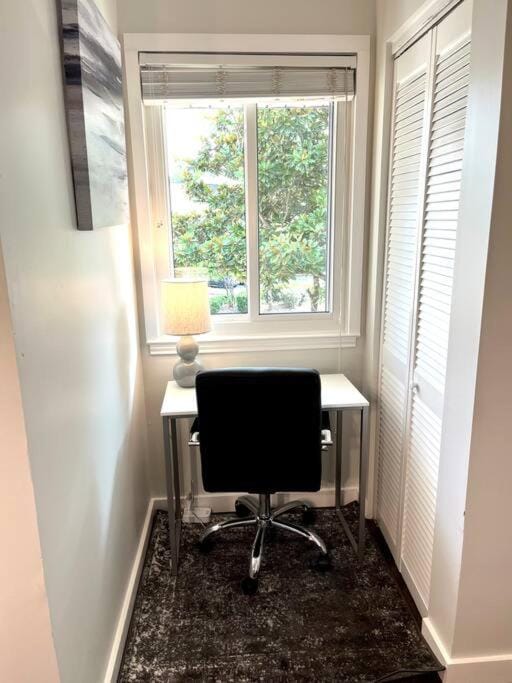 Modern Rocket City Condo -- 3 min to Mid-City Apartment in Huntsville