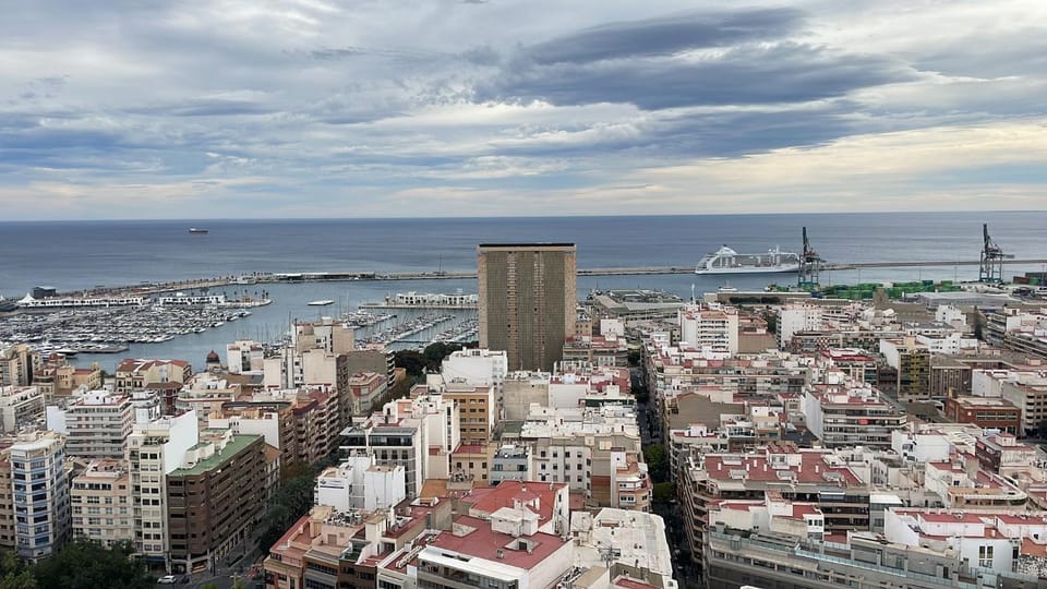 Natural landscape, Bird's eye view, Balcony/Terrace, City view, Sea view, Location