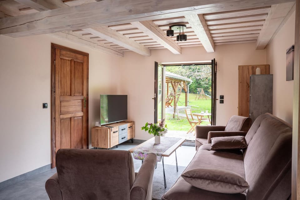 Communal lounge/ TV room, TV and multimedia, Living room, Seating area