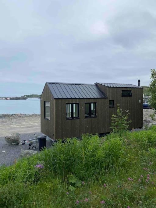 Moderne minihus ved havet Apartment in Lofoten