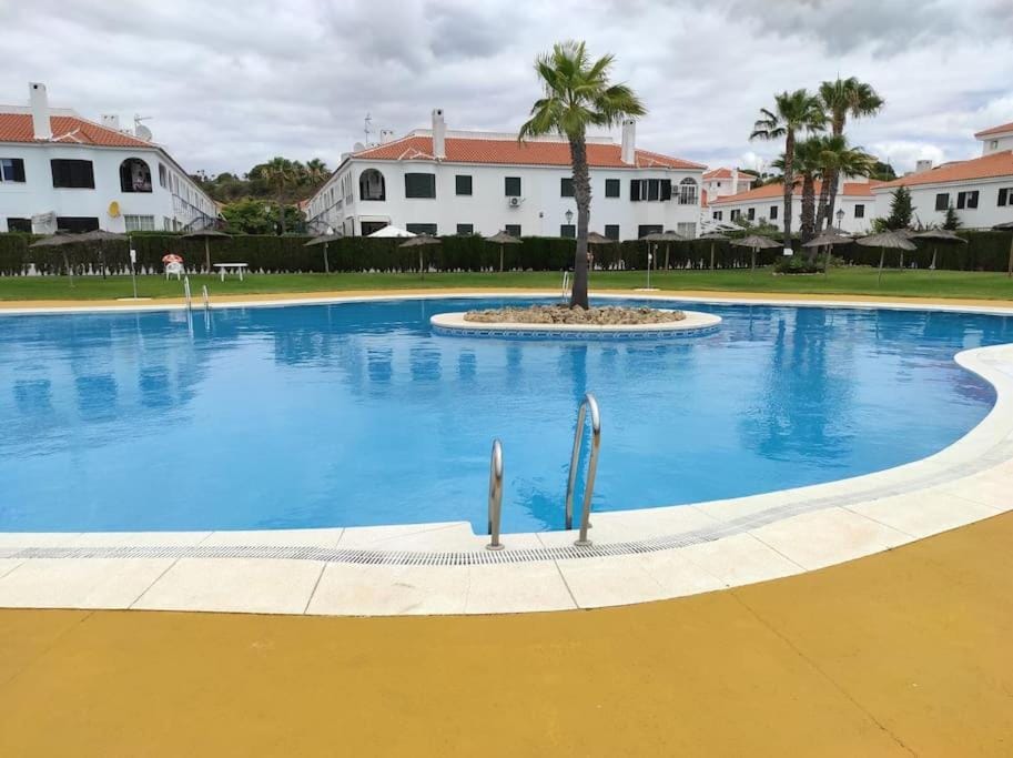 Apartamento vacacional en la hermosa Urbanización Los Enebros ERENE008 Apartment in Costa de la Luz