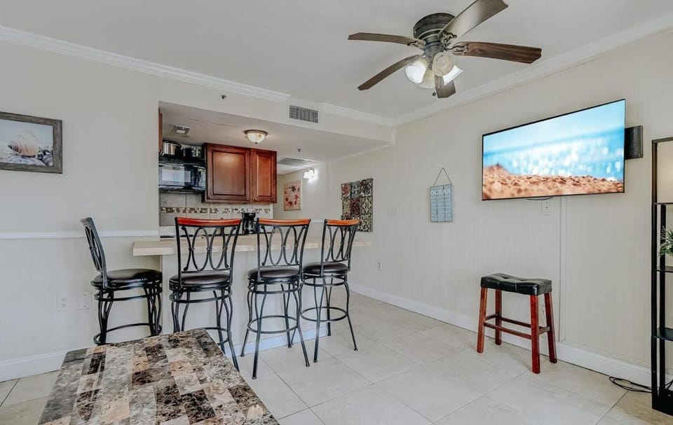 Breathtaking Ocean View 1 Bedroom Queen Suite! Meridian Plaza 707 - Perfect for 4 guests! House in Myrtle Beach