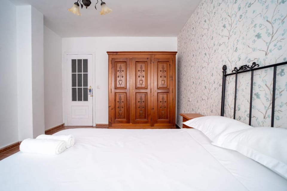 Bed, Bedroom, wardrobe