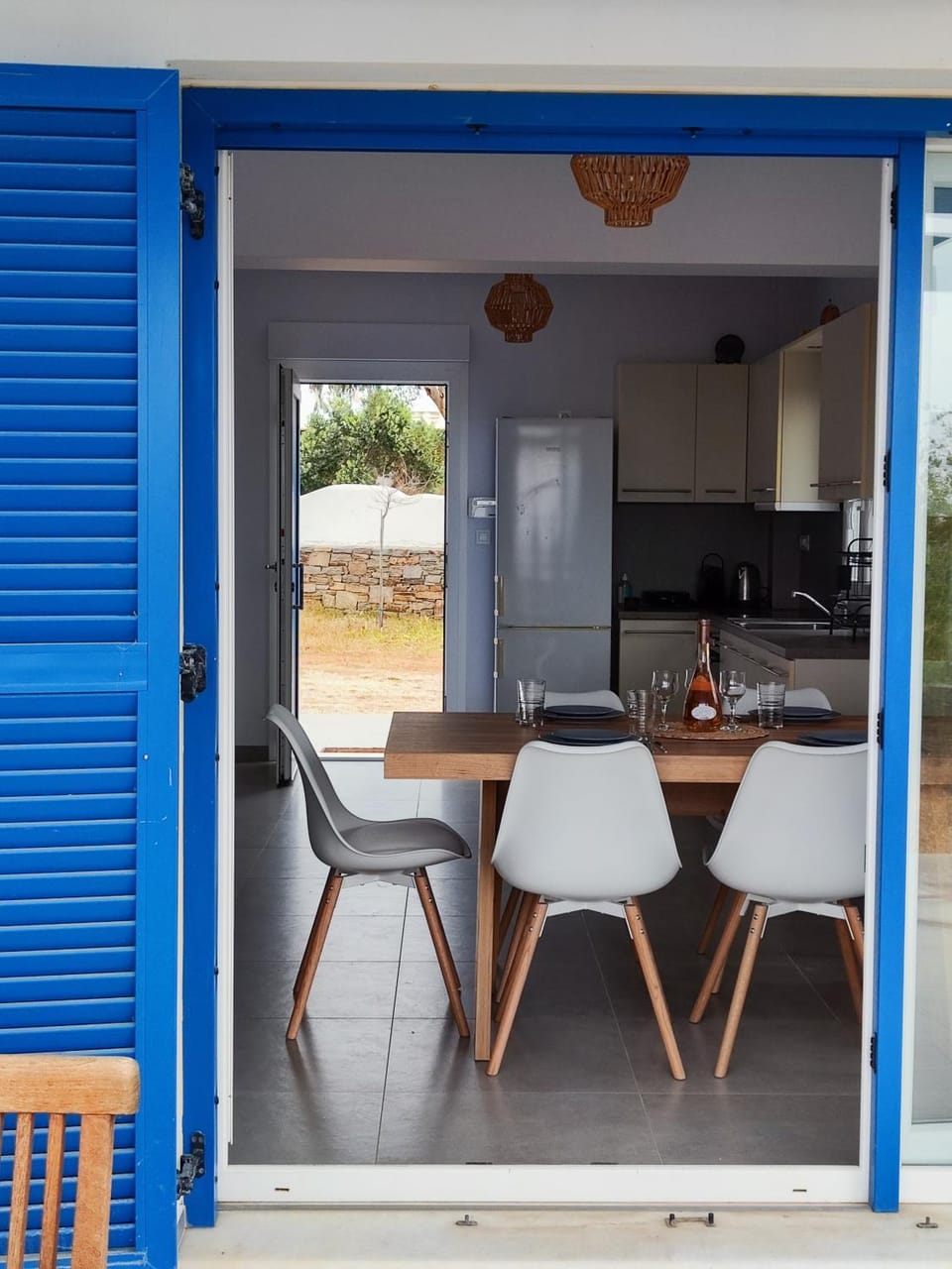 Dining area, kitchen