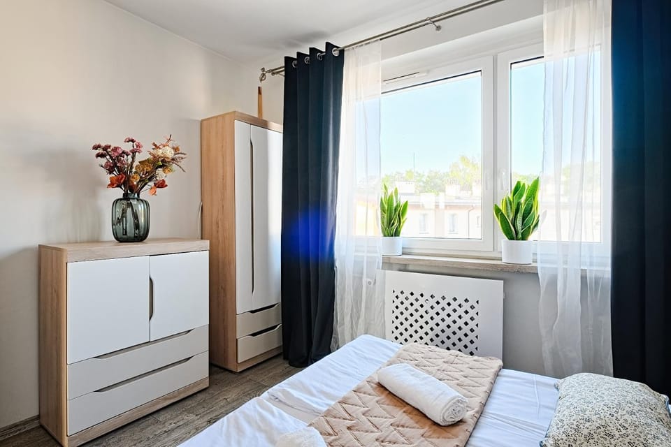 Bedroom, wardrobe