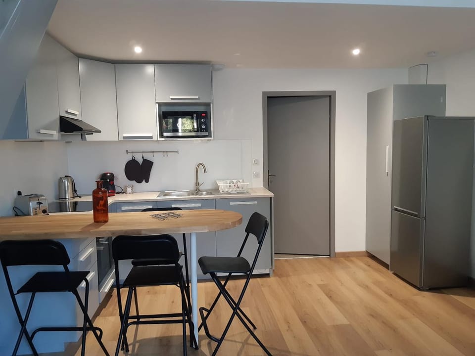 Appart Cosy proche centre ville et gare de La Rochelle Apartment in Nouvelle-Aquitaine