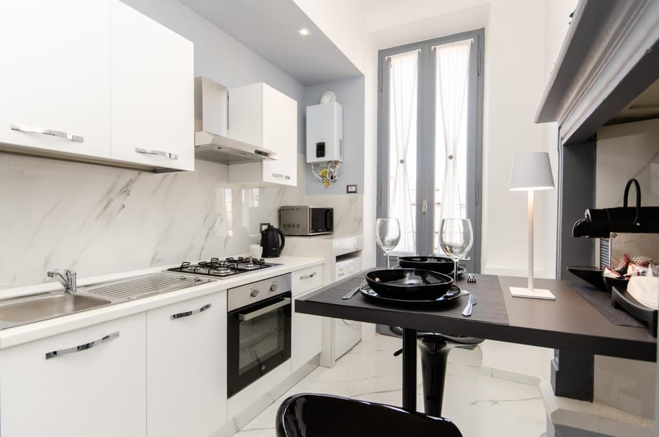 Kitchen or kitchenette, Dining area, minibar, pet friendly, stove, toaster
