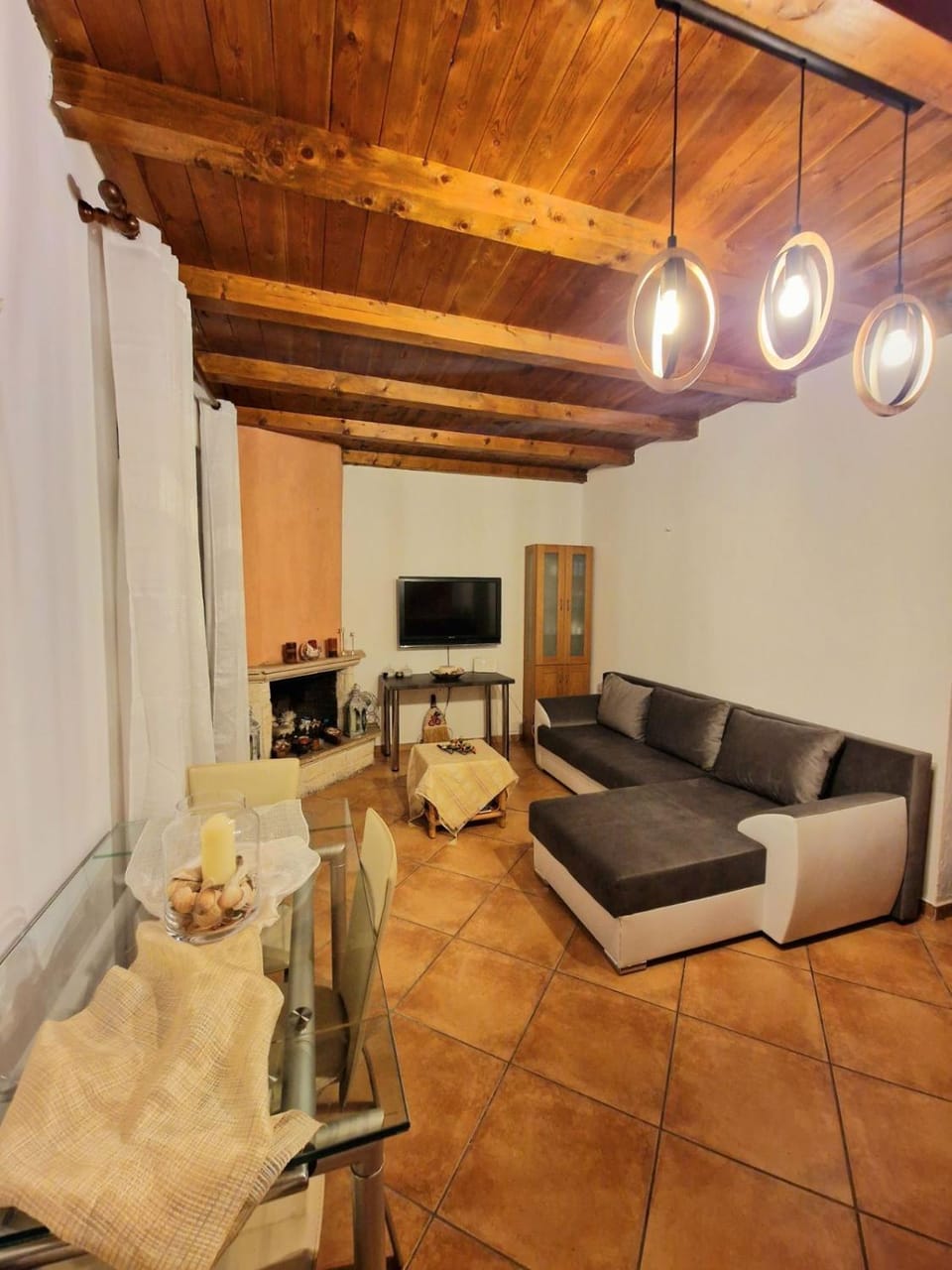 TV and multimedia, Living room, Seating area