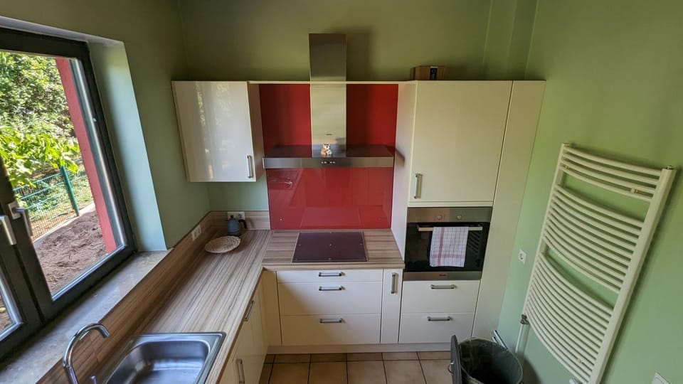 Coffee/tea facilities, Kitchen or kitchenette, pet friendly, stove