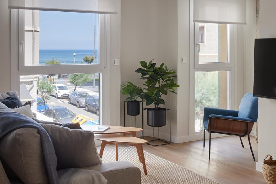 TV and multimedia, Living room, Seating area, Sea view