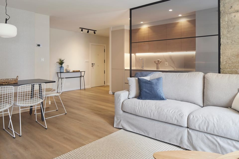 Kitchen or kitchenette, Living room, Seating area, Dining area