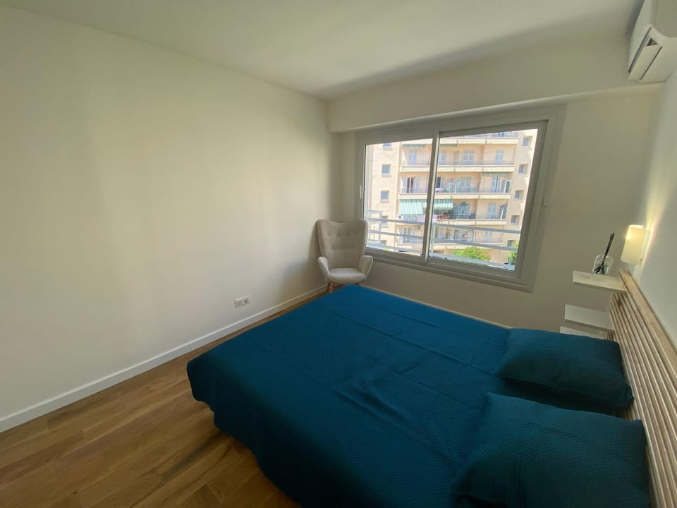 Renovated 4 room Apartment-Parking next door and Beach at 700m Apartment in Antibes