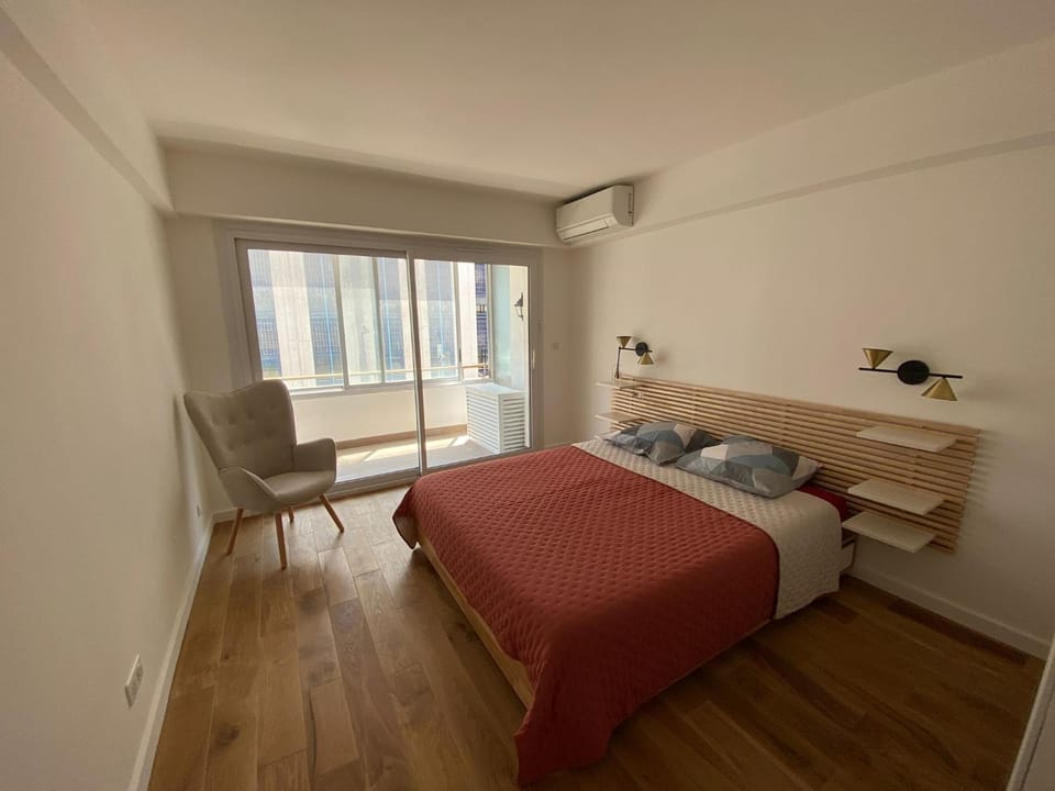 Renovated 4 room Apartment-Parking next door and Beach at 700m Apartment in Antibes