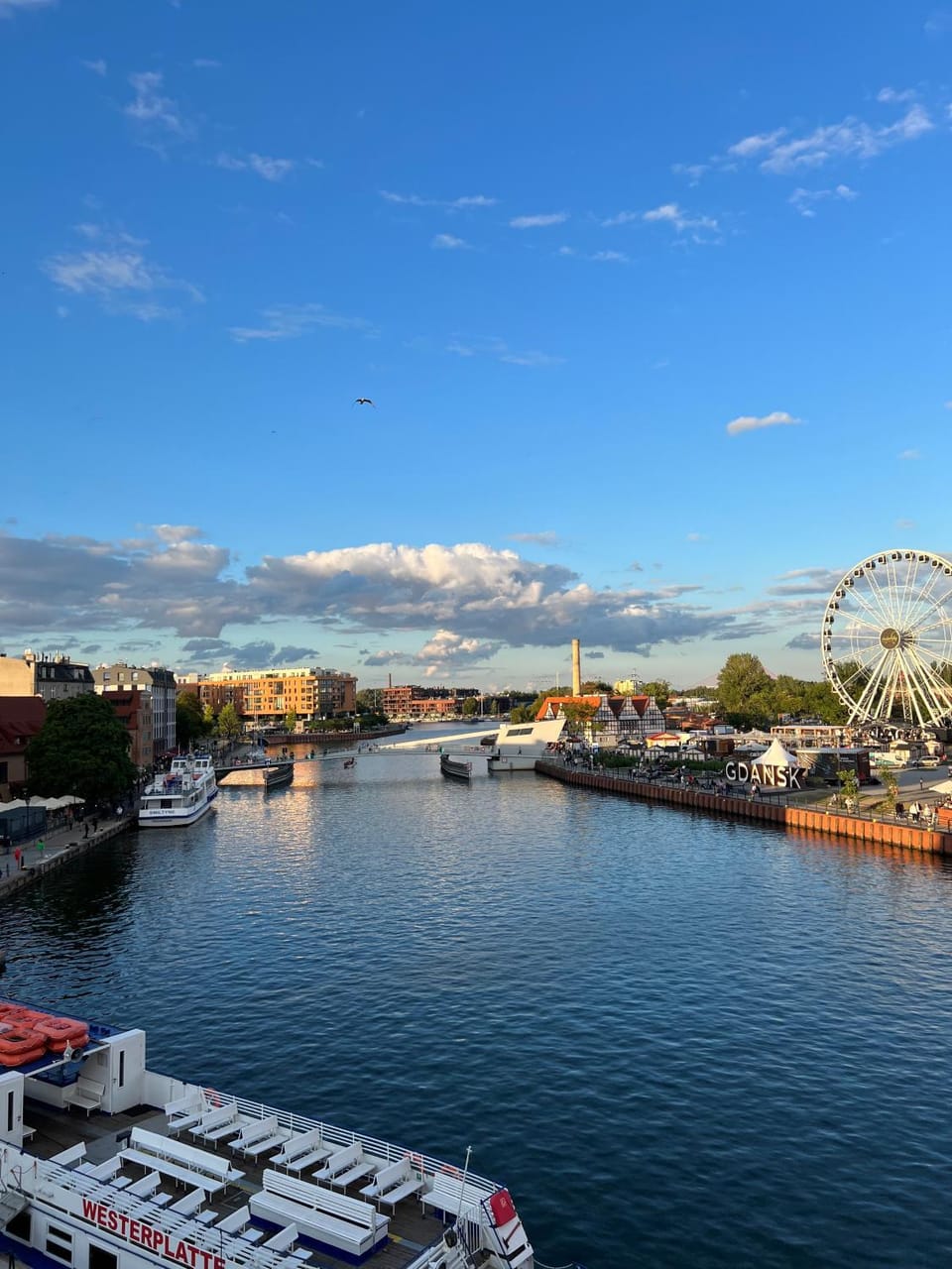Nearby landmark, Day, Natural landscape, Activities, River view
