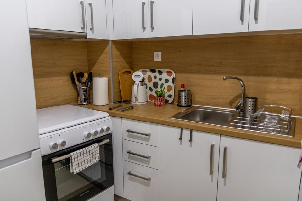 Kitchen or kitchenette, pet friendly, stove