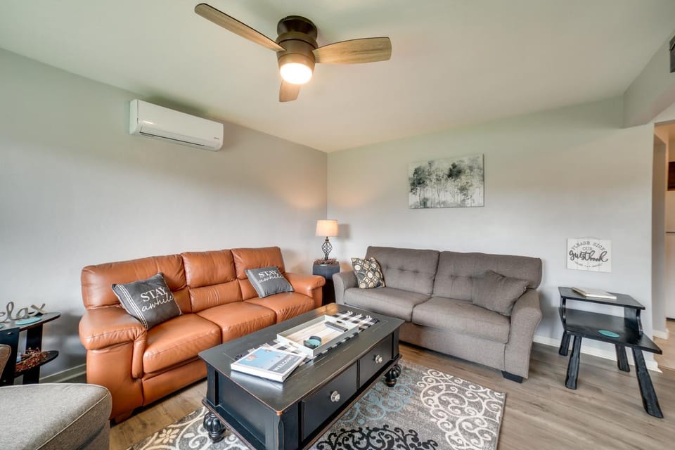 Deck & Patio: Inviting Abode in Natrona Heights! House in Allegheny River
