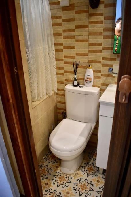 Toilet, Bathroom