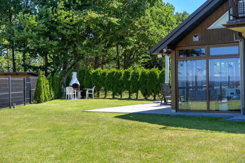 Property building, Day, Natural landscape, BBQ facilities, Garden, Balcony/Terrace