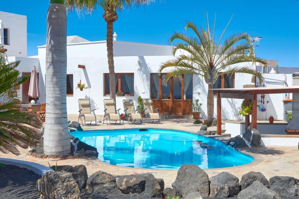 Pool view, Swimming pool, sunbed