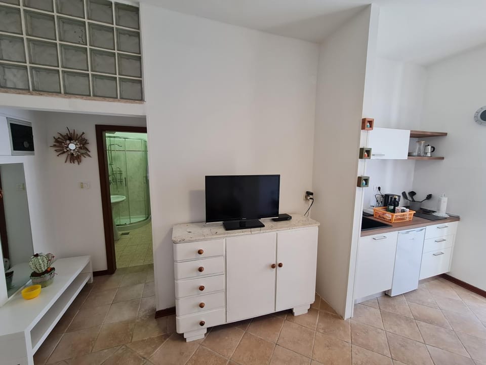 TV and multimedia, Kitchen or kitchenette