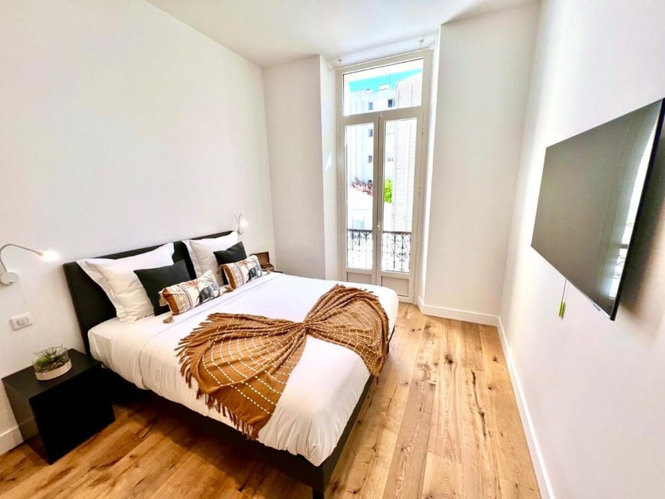 L'Elégance Rue d'Antibes - Palais & Plages - 200 m Croisette - Parking privé - Clim - Wifi Apartment in Cannes