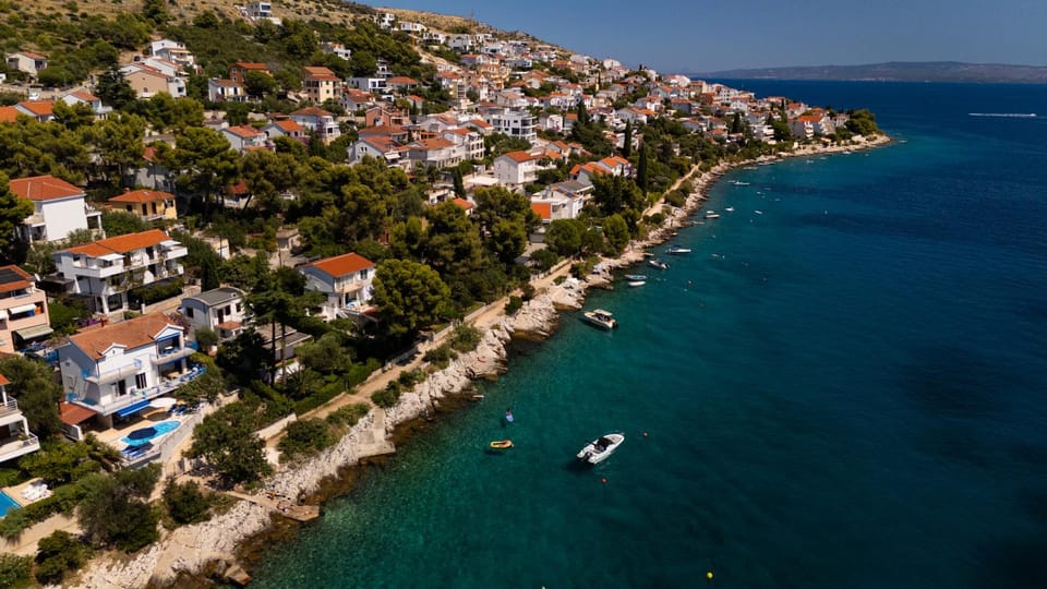 Residence Summer By The Sea House in Okrug Gornji