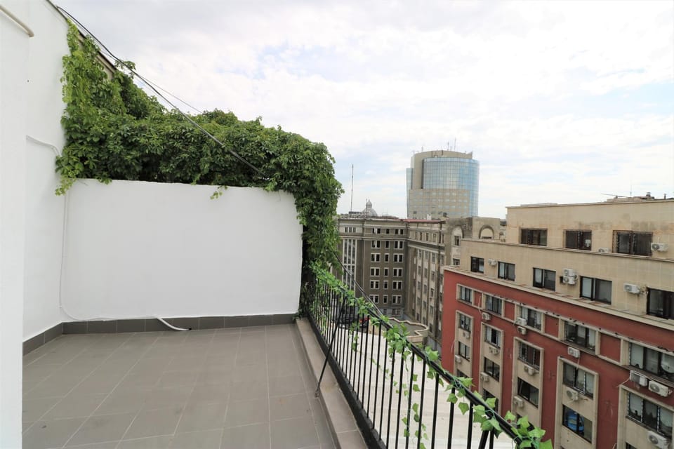 Property building, Day, View (from property/room), Balcony/Terrace, City view