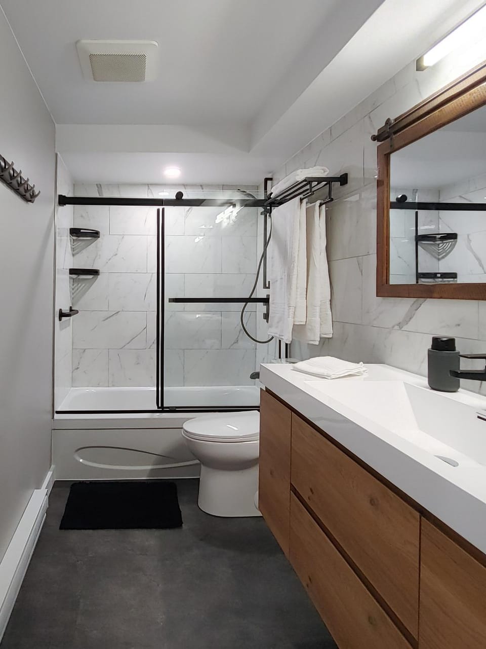 Shower, Bathroom, Photo of the whole room, Bath, towels