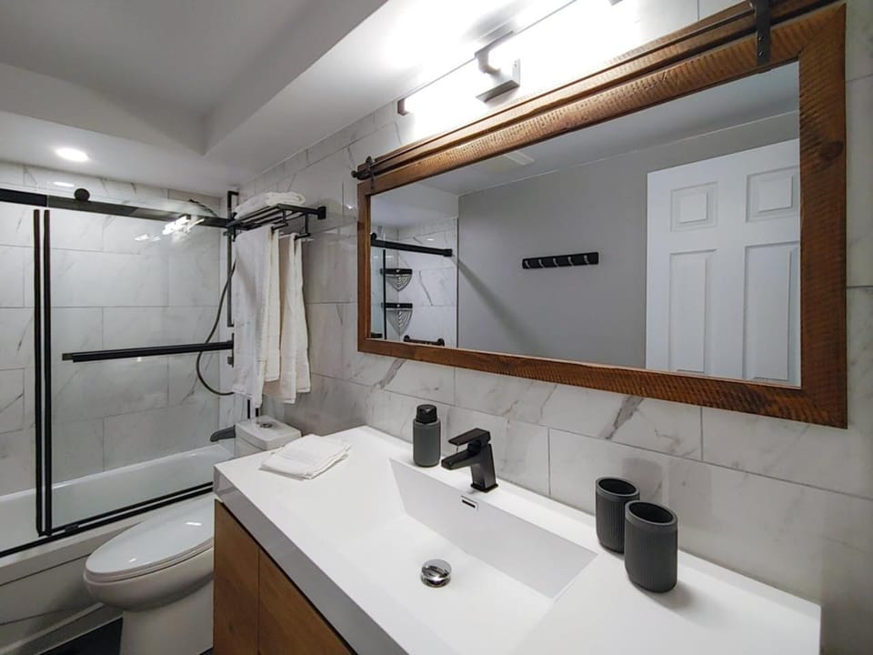 Shower, Bathroom, Bath, towels