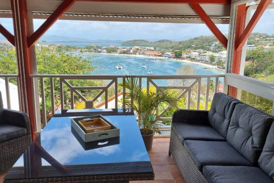 Natural landscape, View (from property/room), Balcony/Terrace, Dining area, Sea view