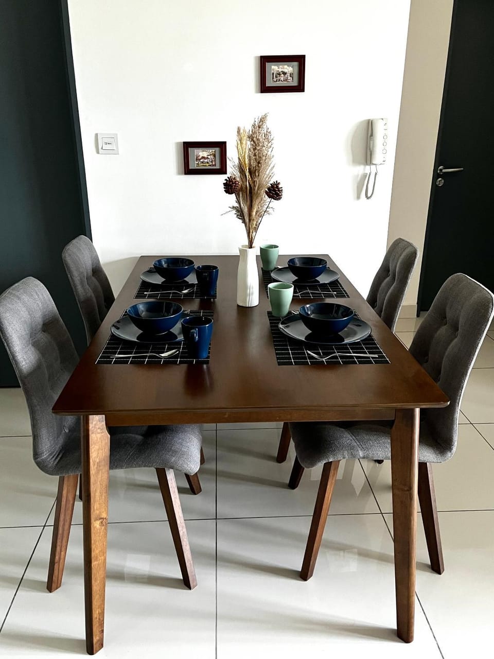 Living room, Dining area