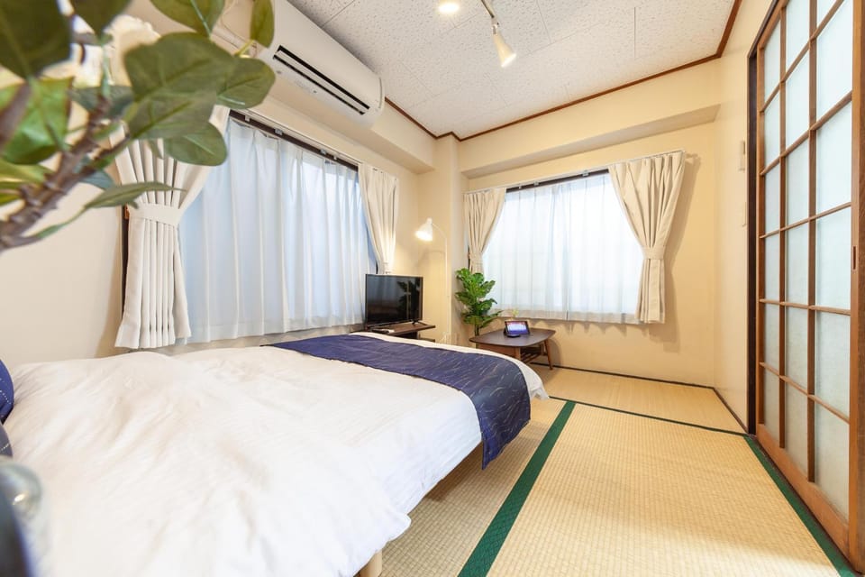 Bed, TV and multimedia, Bedroom, air conditioner