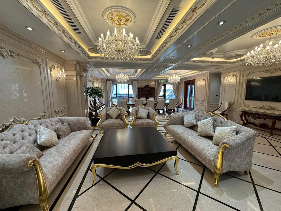 Living room, Seating area