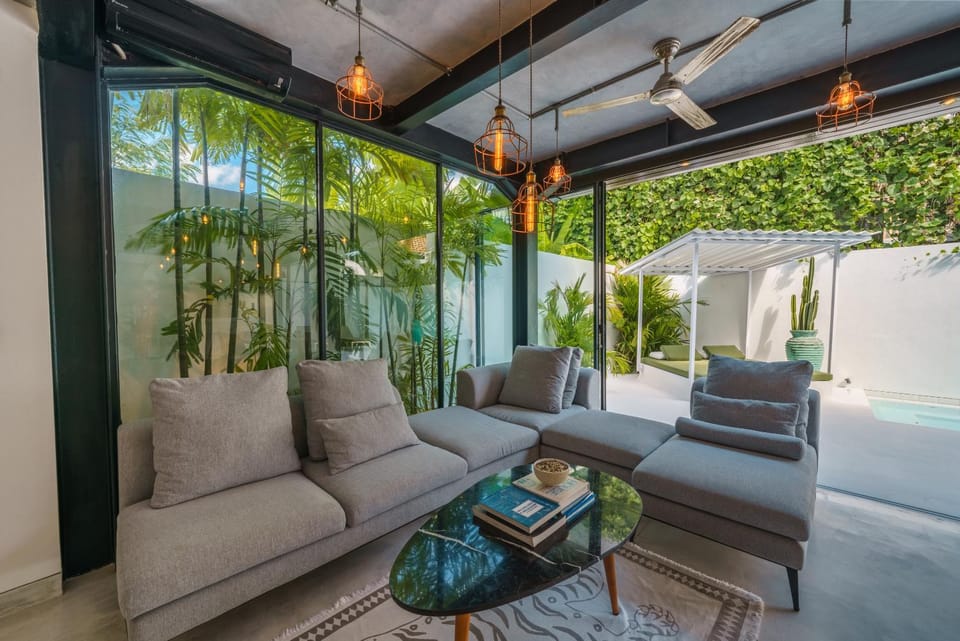 Living room, Seating area