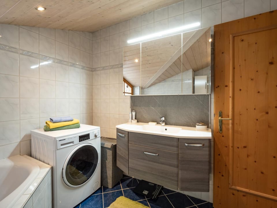 Bathroom, washing machine