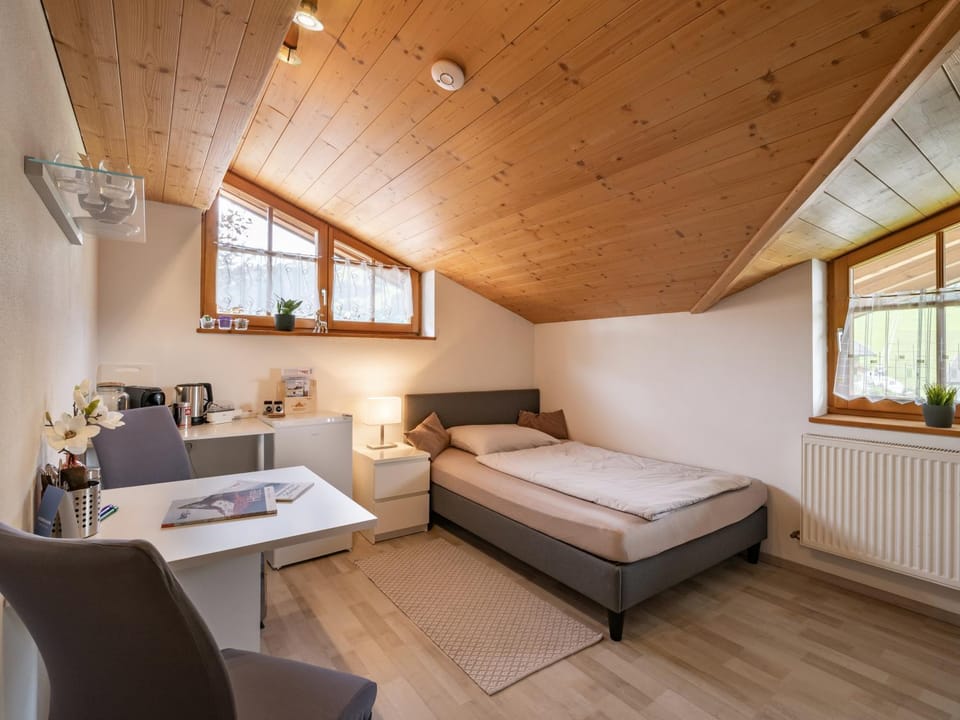 Bed, Photo of the whole room, Bedroom