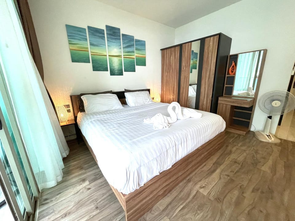 Oceana Resort Kamala Ocean View 5th floor Apartment in Kamala