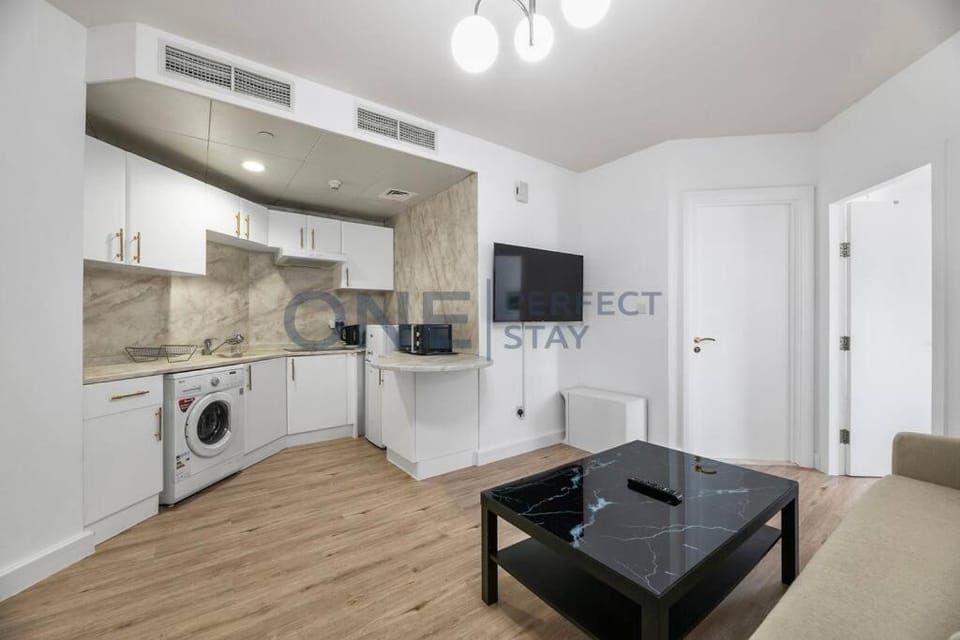 Kitchen or kitchenette, Living room, Dining area