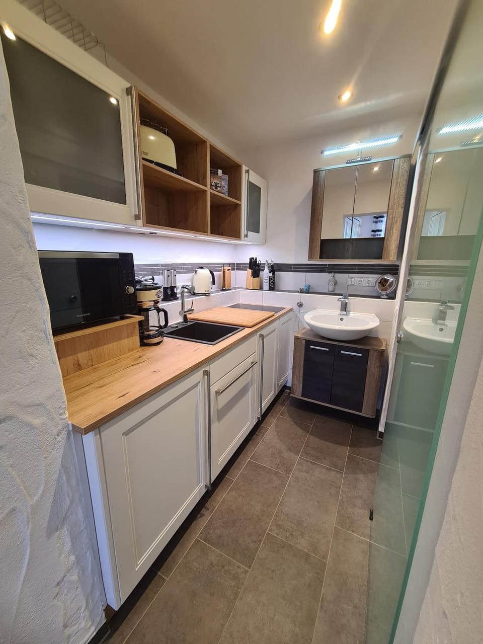 Kitchen or kitchenette, Living room