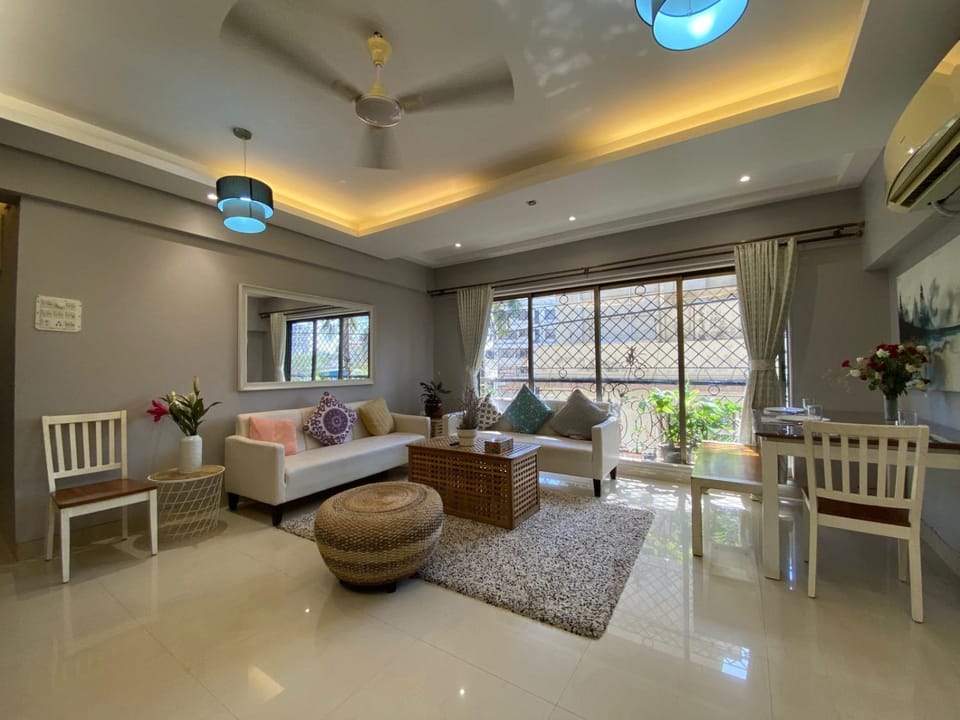 Communal lounge/ TV room, Living room, Dining area