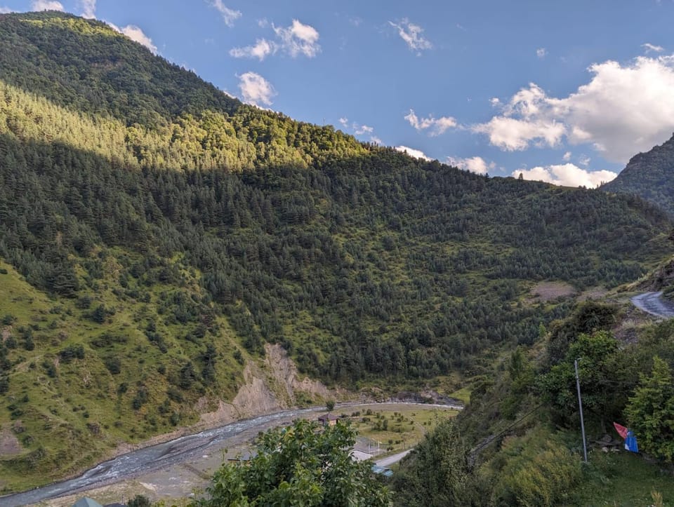 Nearby landmark, Spring, Day, Neighbourhood, Natural landscape, Mountain view, River view