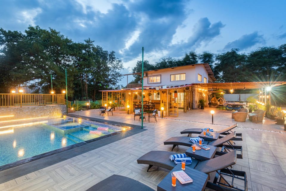 Property building, Day, Natural landscape, Pool view, Swimming pool, sunbed