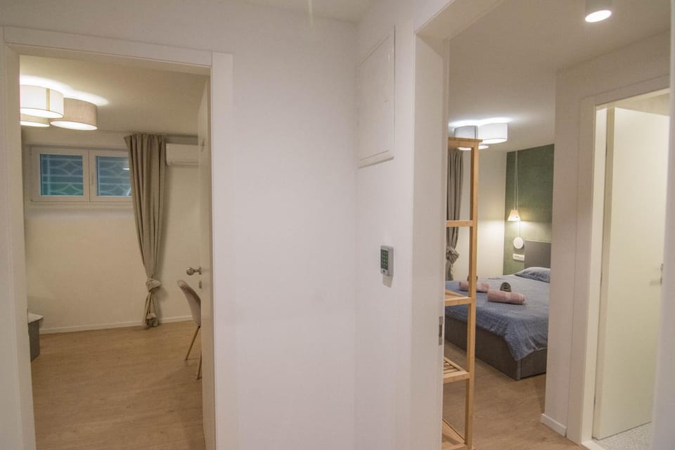 Rooms without kitchen and Studio Apartment ROMIRU Apartment in Split