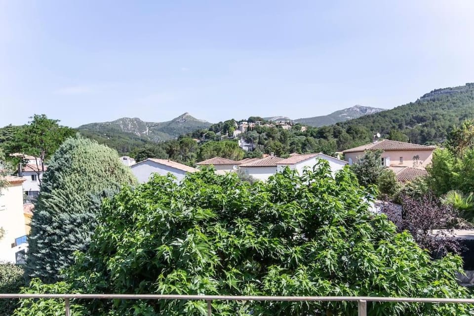 Havre de paix familial avec grand jardin Apartment in Marseille