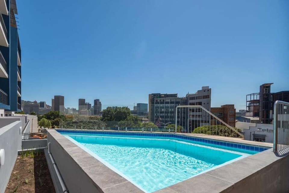 Designer 3 Peaks Apartment Stunning Table Mountain Views Apartment in Cape Town